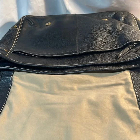 Coach Large Leather Messenger Bag high quality top grain leather brass ** - Picture 8 of 11